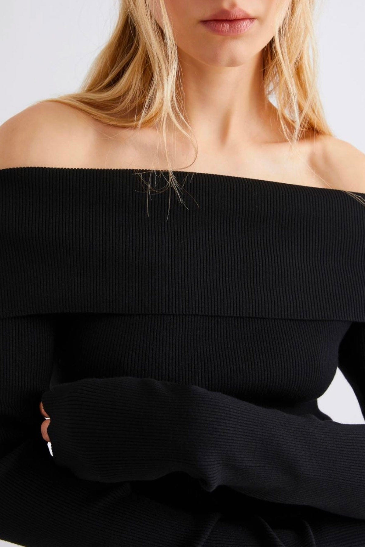 MARELLA MAGLIA-CANOTTIERA-TOP  NERO / XXS Maglia con spalle scoperte Marella Gerry