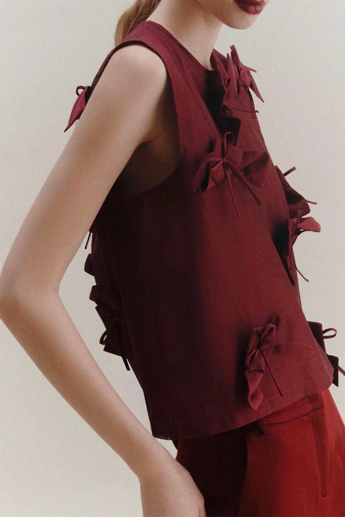 MARELLA TOP-CANOTTIERA IN TES.  Top/Canotta bordeaux con dettaglio voile Marella Canore