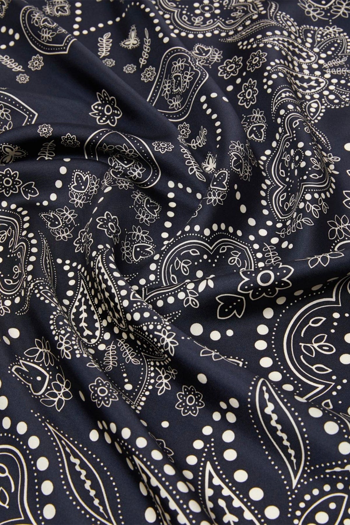 MAXMARA'S BRANDS FOULARD-SCIARPA-NASTRO  Foulard in seta donna Weekend Max Mara Wkaonesto