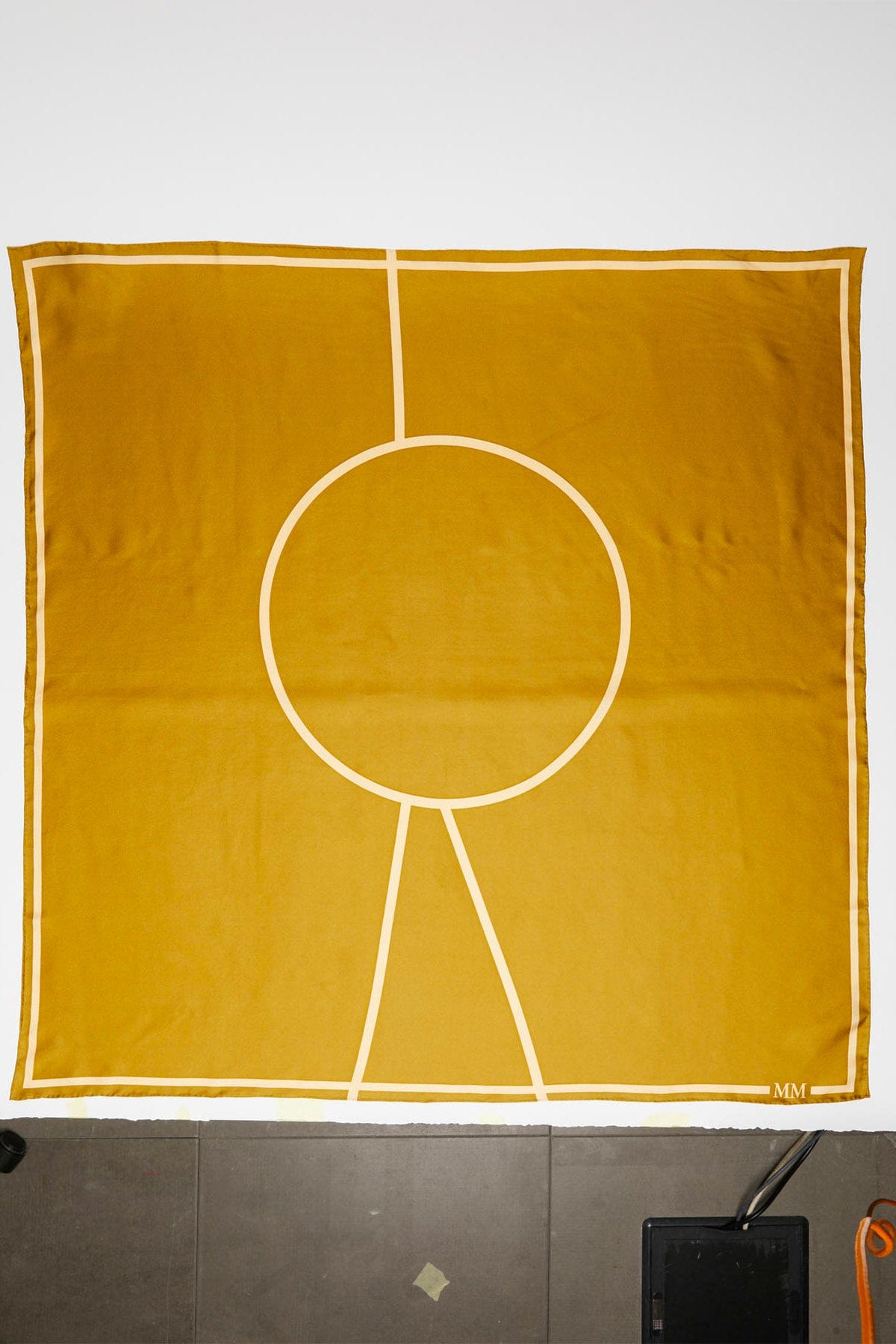 MAXMARA&#39;S BRANDS FOULARD-SCIARPA-NASTRO  GIALLO OCRA / UNICA Foulard in seta stampato Max Mara MM Faust