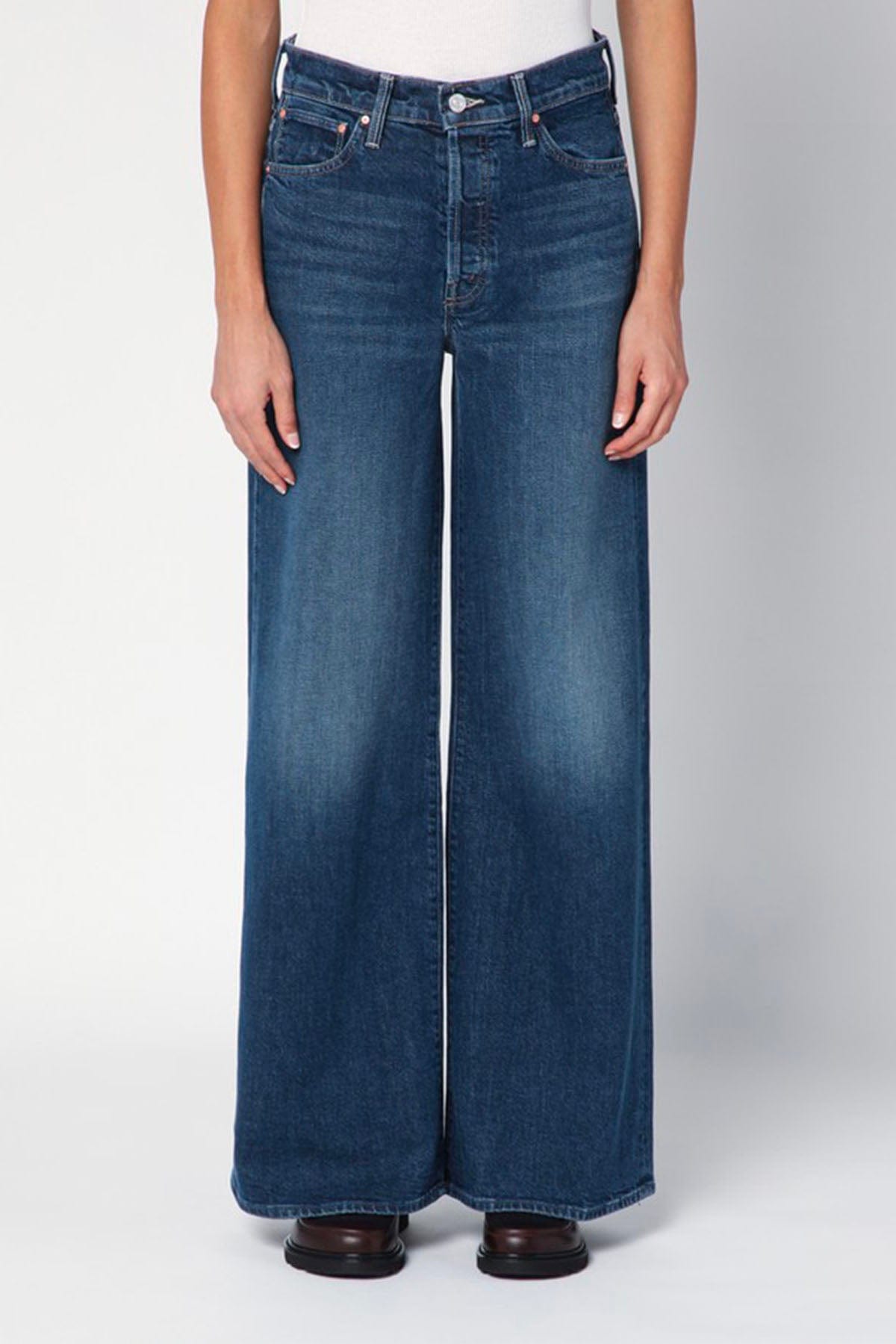 MOTHER PANTALONE IN DENIM  The Ditcher Roller Sneak Mother