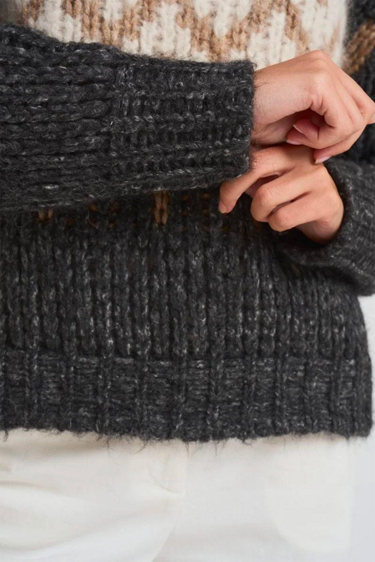 PESERICO MAGLIA-CANOTTIERA-TOP  Maglia in alpaca e mohair grigio antracite Peserico