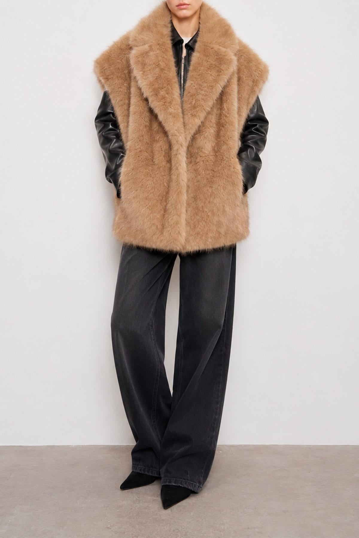 STAND STUDIO GILET  BEIGE / XS-S Pelliccia vegana Stand Studio senza Maniche Kinley