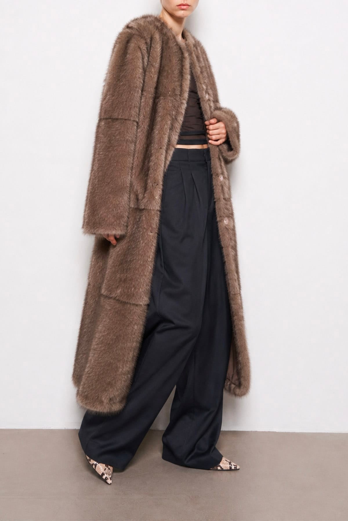 STAND STUDIO MANTELLO-MANTELLA  Cappotto in eco pelliccia lungo donna Stand Studio Hilma