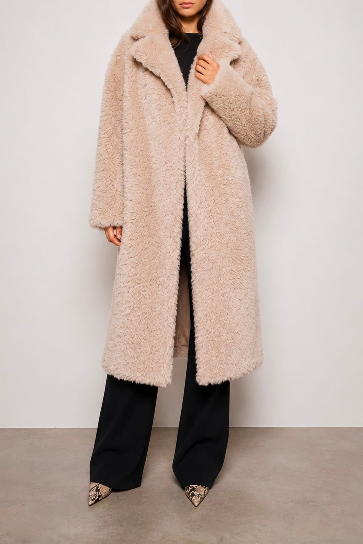 STAND STUDIO MANTELLO-MANTELLA  Cappotto in ecopelliccia donna chiaro Stand Studio Jazmin