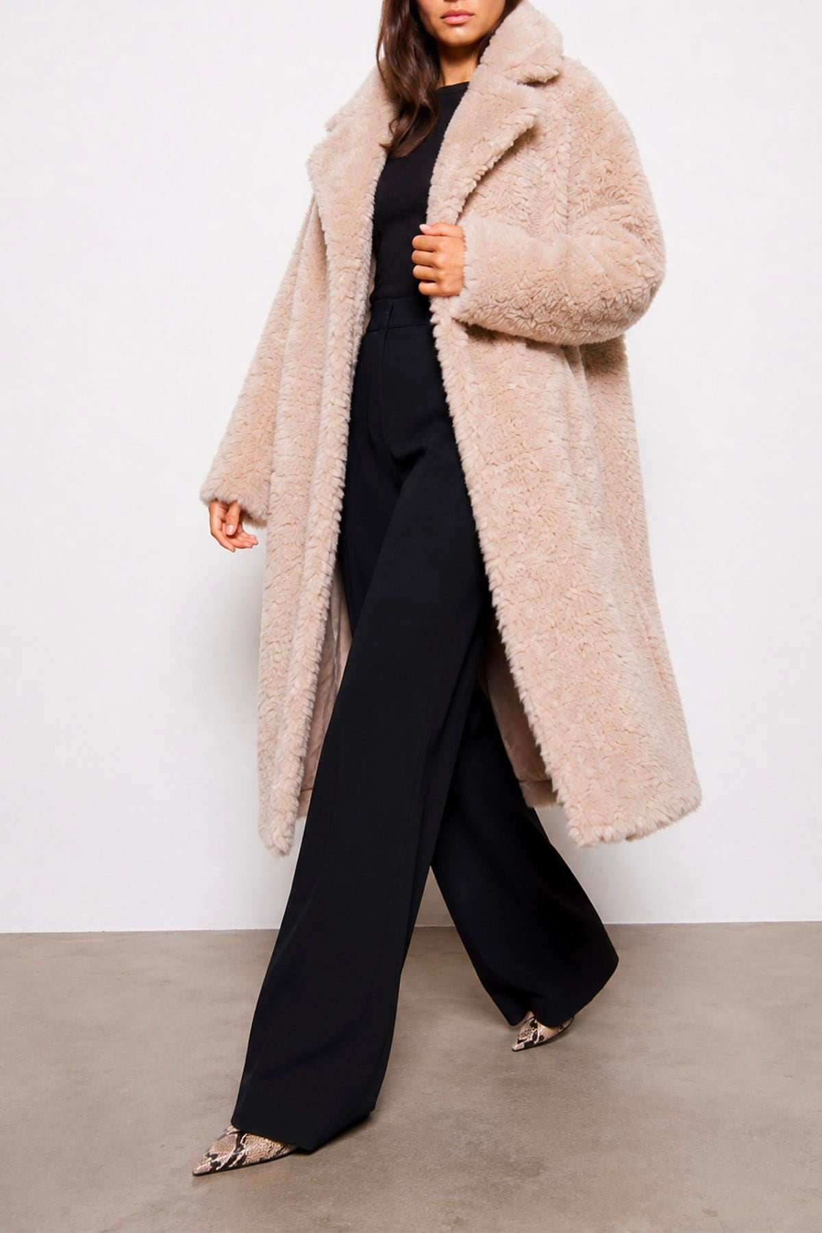 STAND STUDIO MANTELLO-MANTELLA  Cappotto in ecopelliccia donna chiaro Stand Studio Jazmin