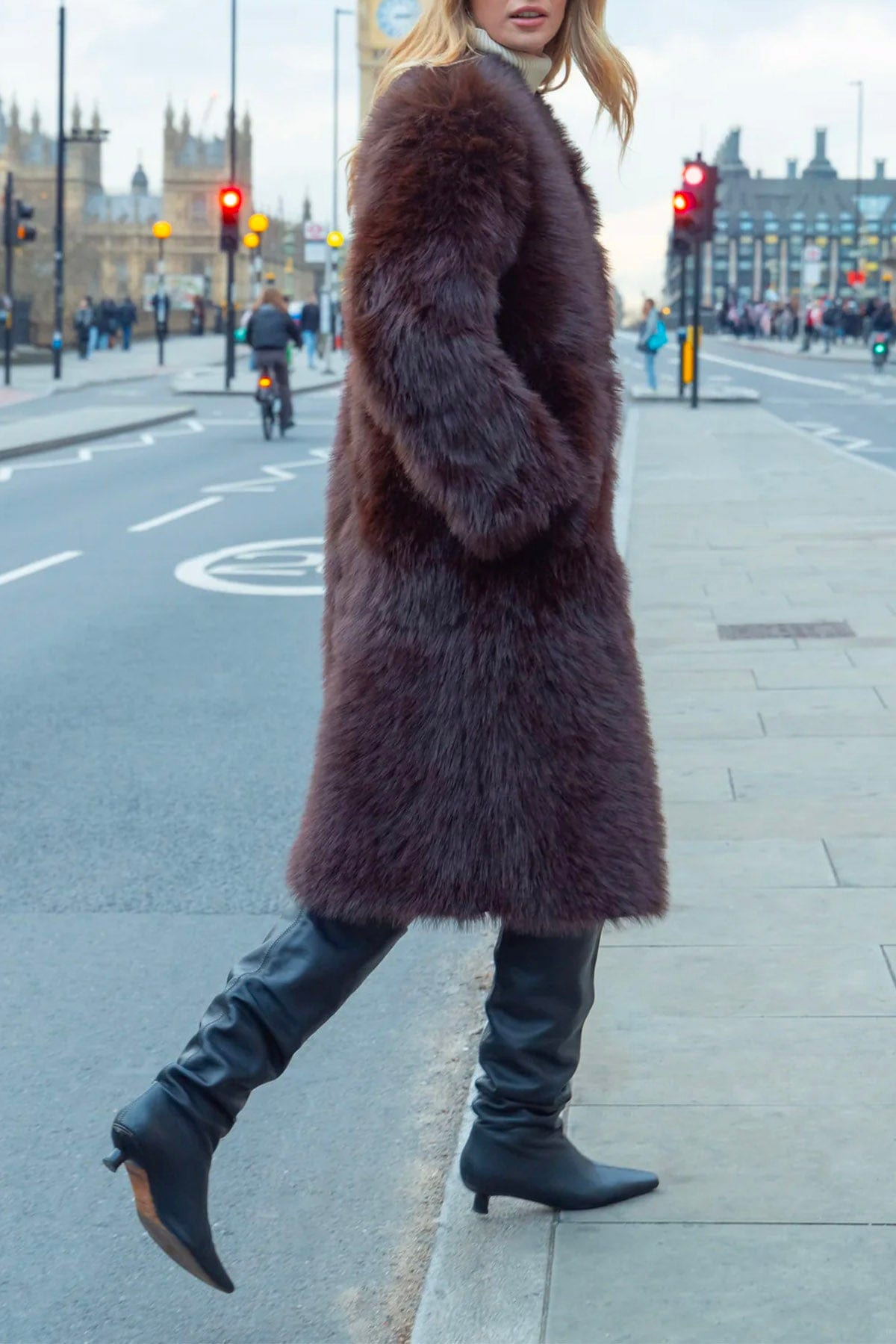 URBANCODE MANTELLO-MANTELLA  CIOCCOLATO / XXS Cappotto pelo lungo vegano Urbancode BJ 20018