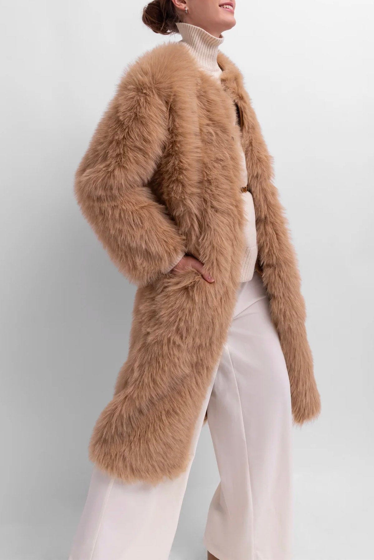 URBANCODE MANTELLO-MANTELLA  Cappotto pelo lungo vegano Urbancode BJ 20018